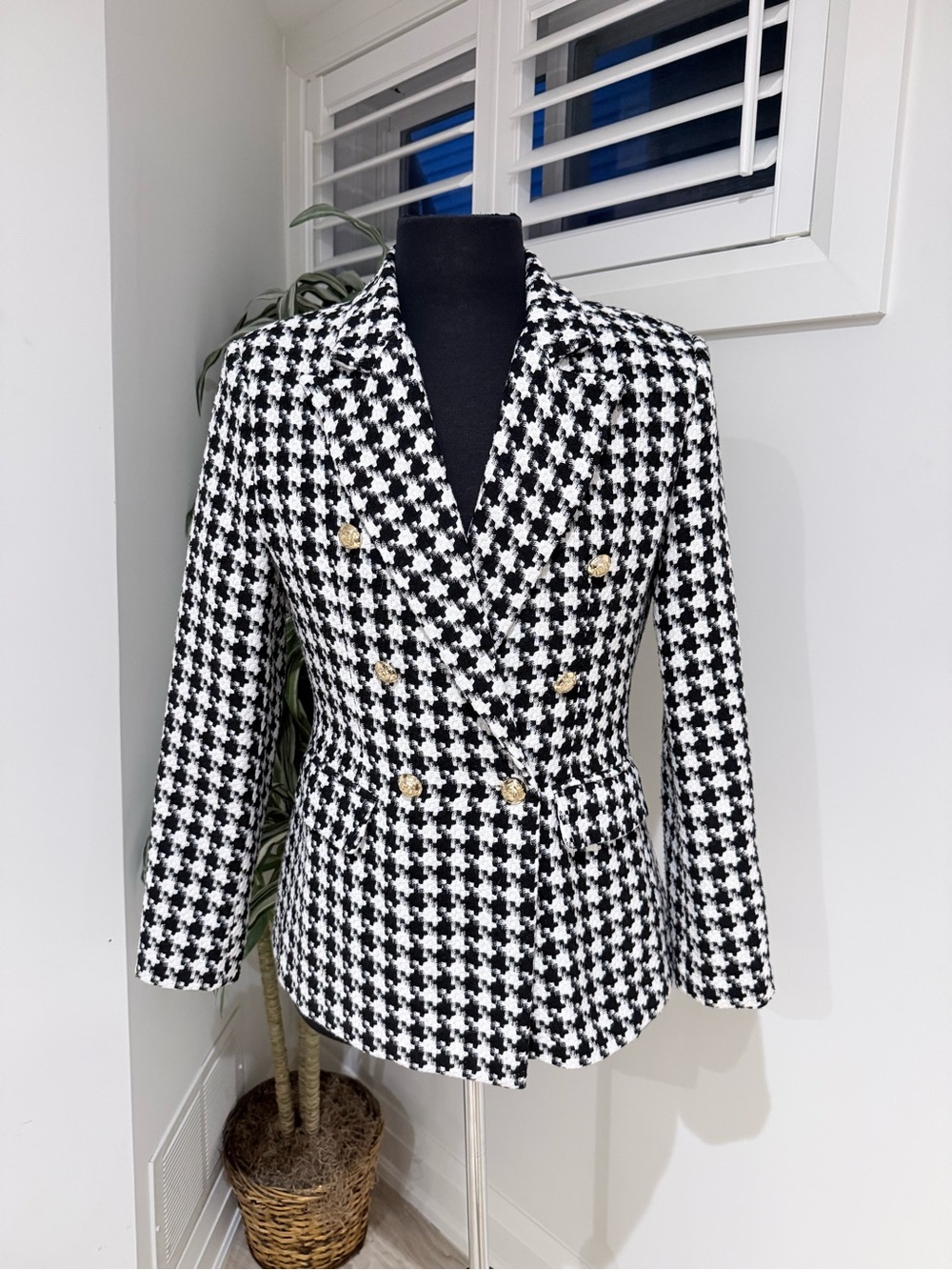 Big Hit Black & White Houndstooth Double-Breasted Women's Blazer
